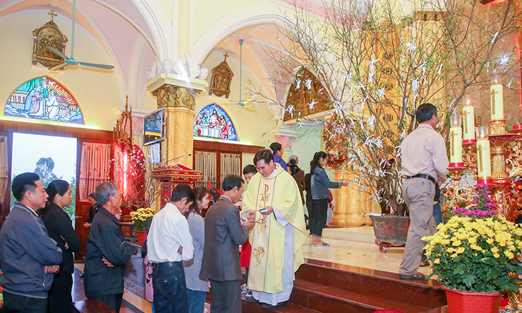 1-le-tet-tai-nha-tho-ngay-dau-nam 1 le tet tai nha tho ngay dau nam